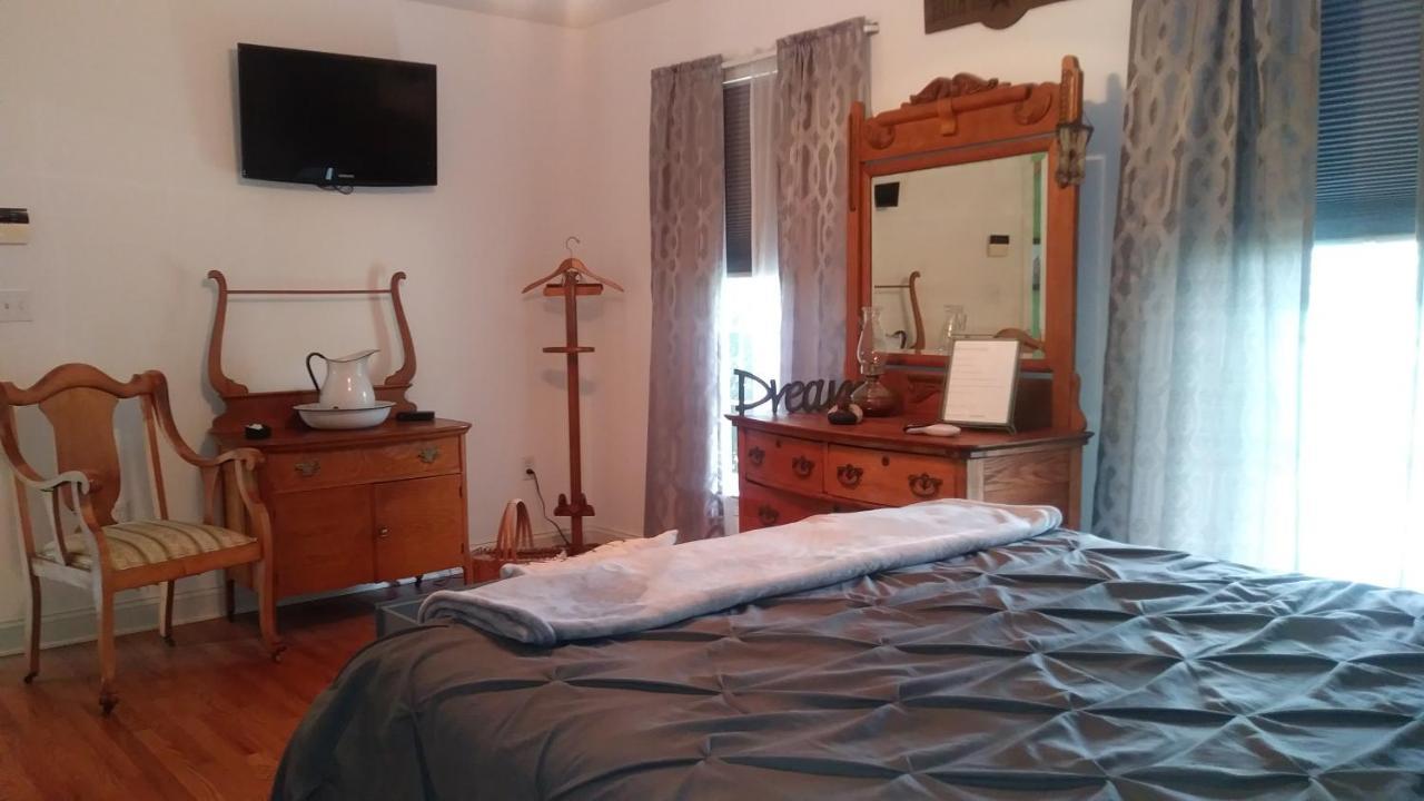 East New Market Marvels On The Creek Bed & Breakfast エクステリア 写真
