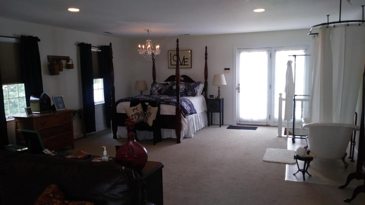 East New Market Marvels On The Creek Bed & Breakfast エクステリア 写真